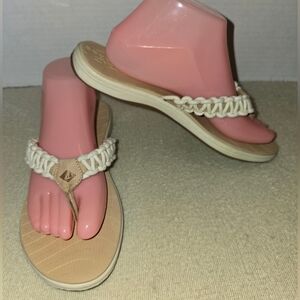 Sperry Women's Seabrook Thong Sandals  size 9 - White